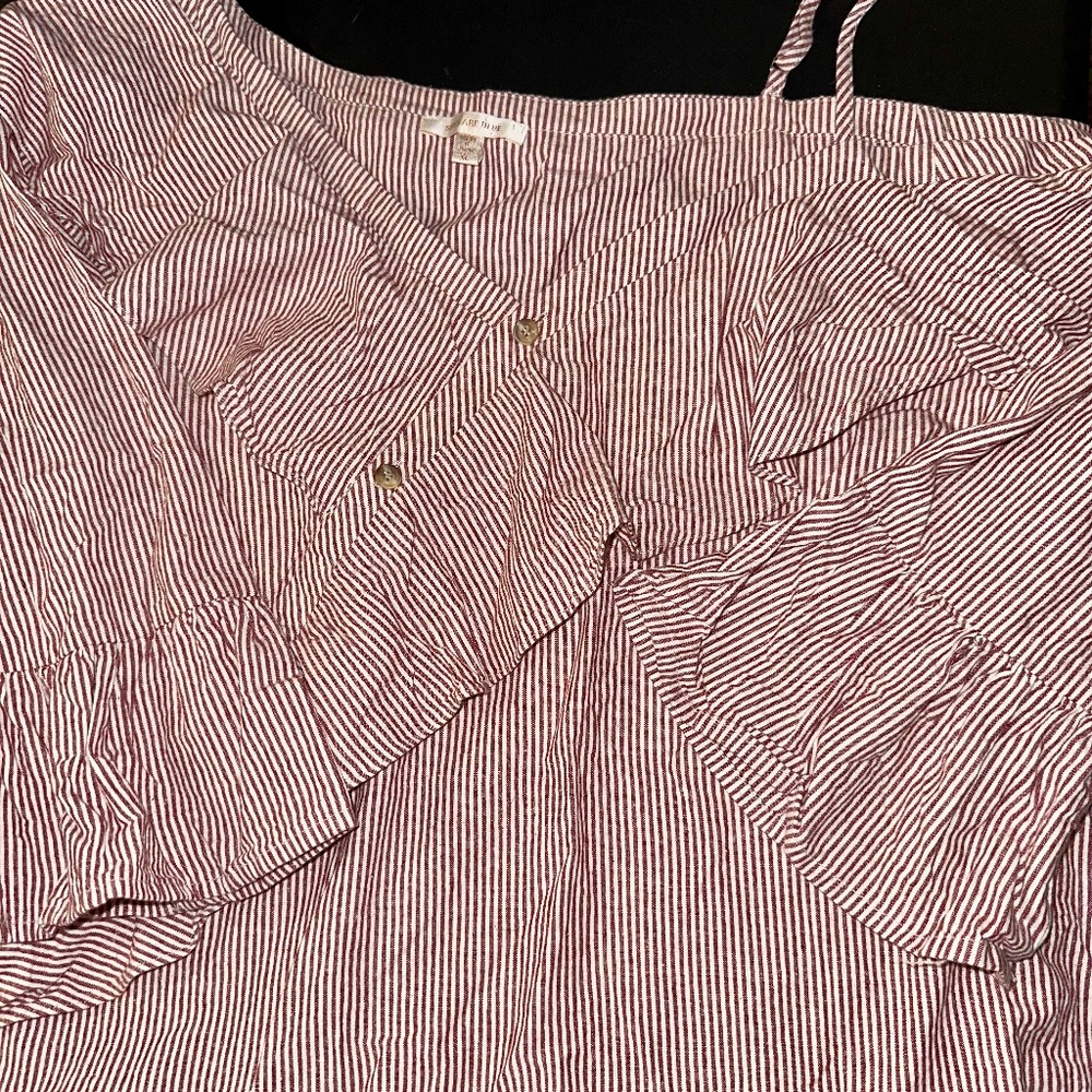 Super cute drop shoulder top